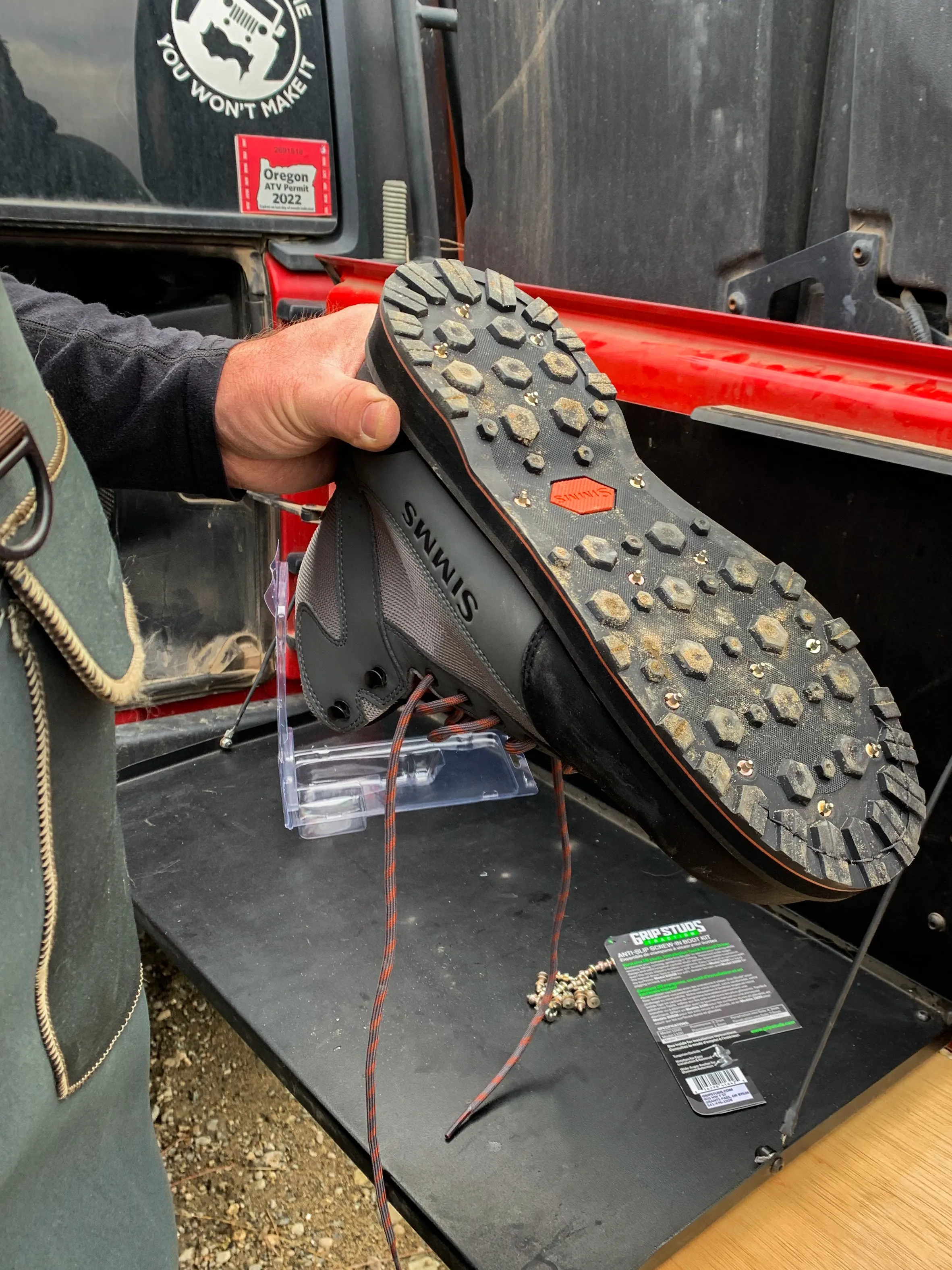 Model 3000A – Footwear Studs